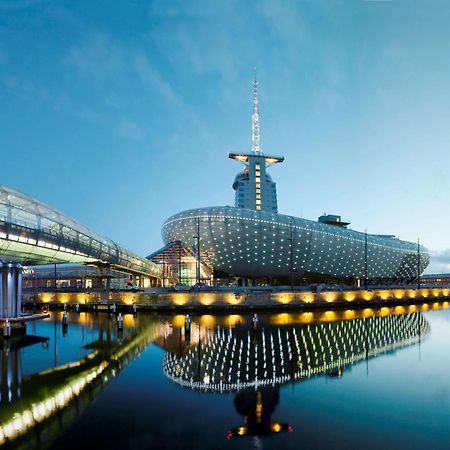 Atlantic Hotel Sail City Бремерхафен Экстерьер фото
