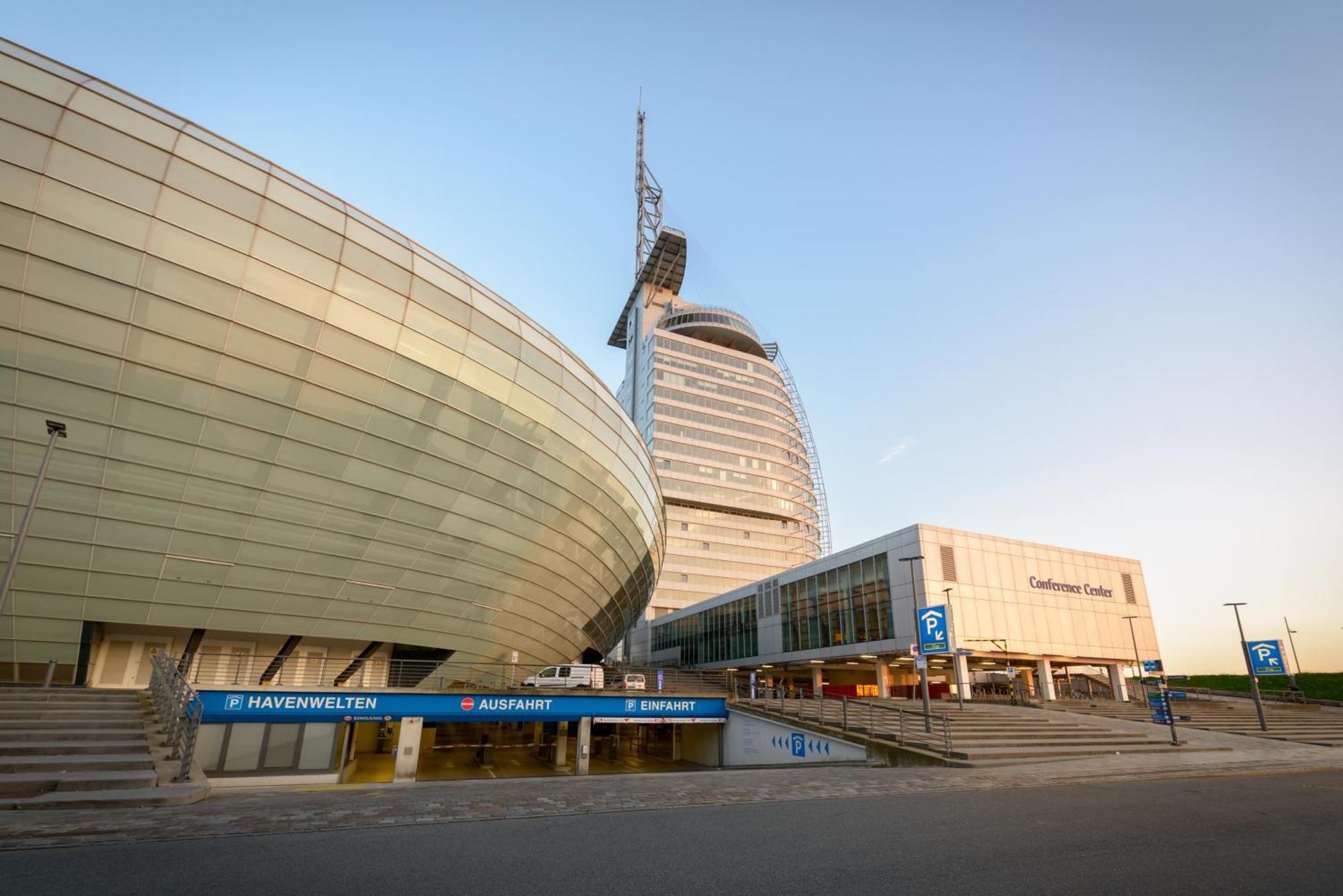 Atlantic Hotel Sail City Бремерхафен Экстерьер фото