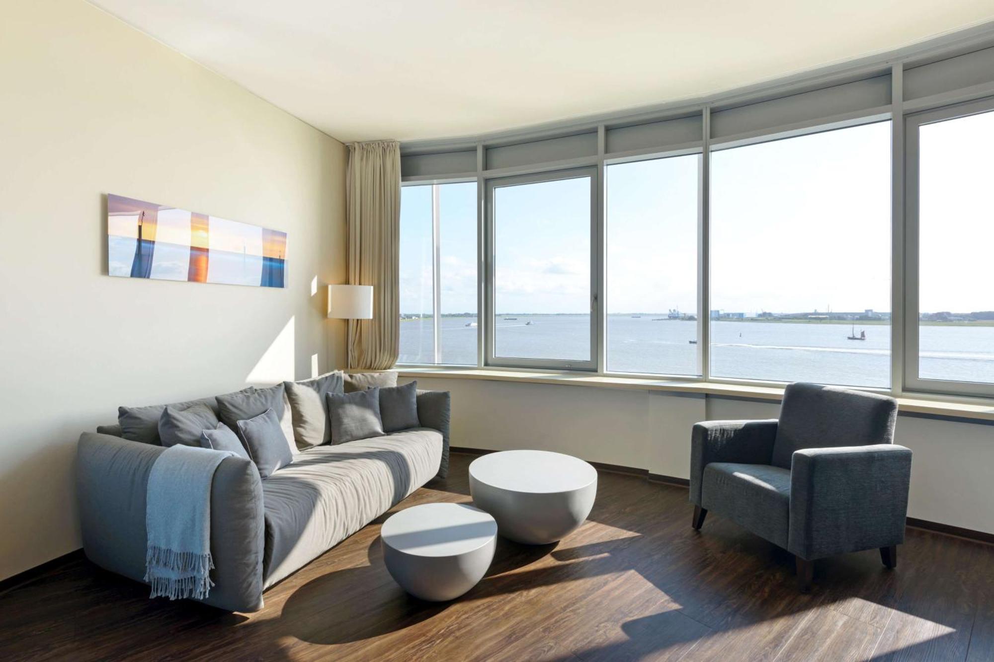 Atlantic Hotel Sail City Бремерхафен Экстерьер фото
