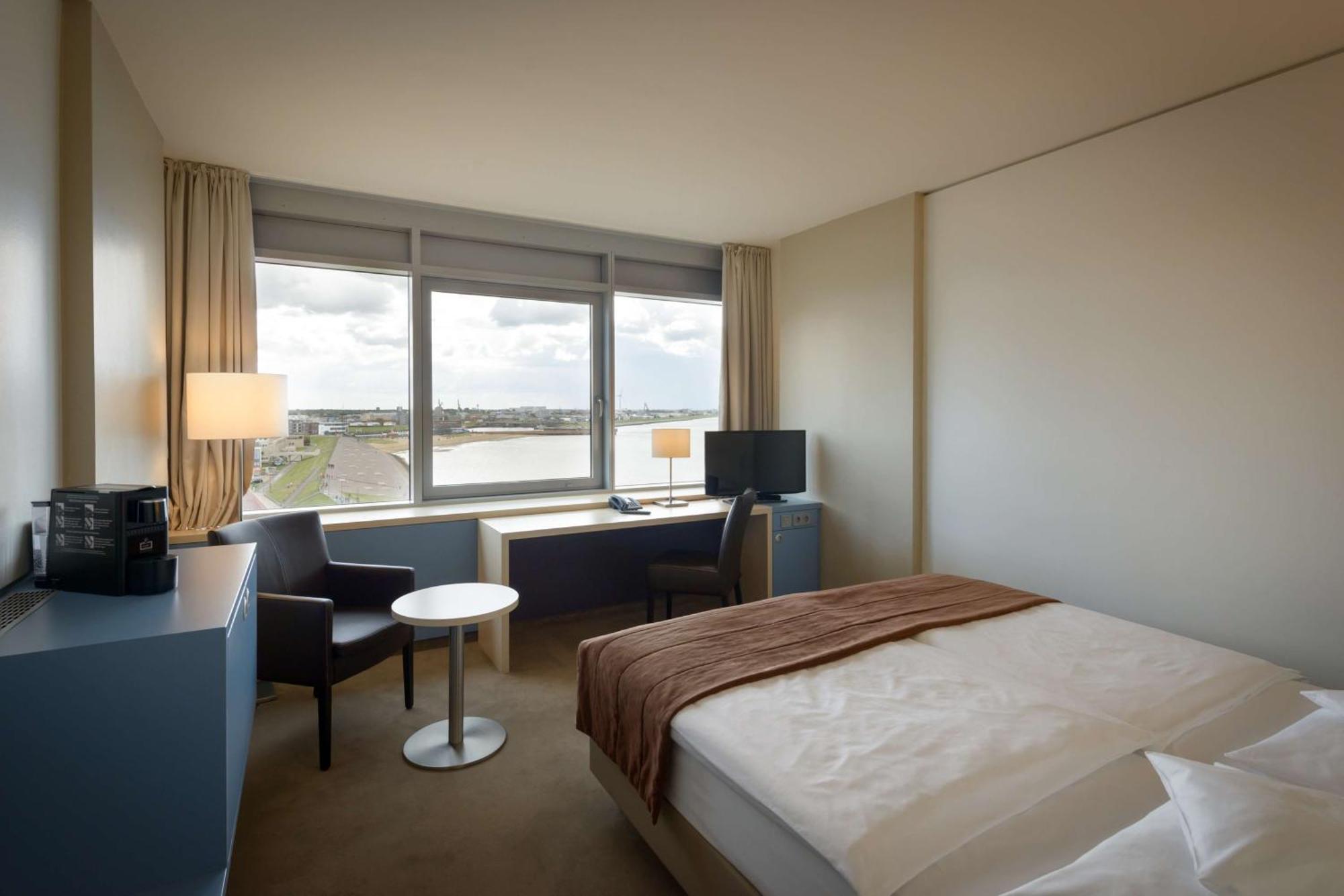 Atlantic Hotel Sail City Бремерхафен Экстерьер фото