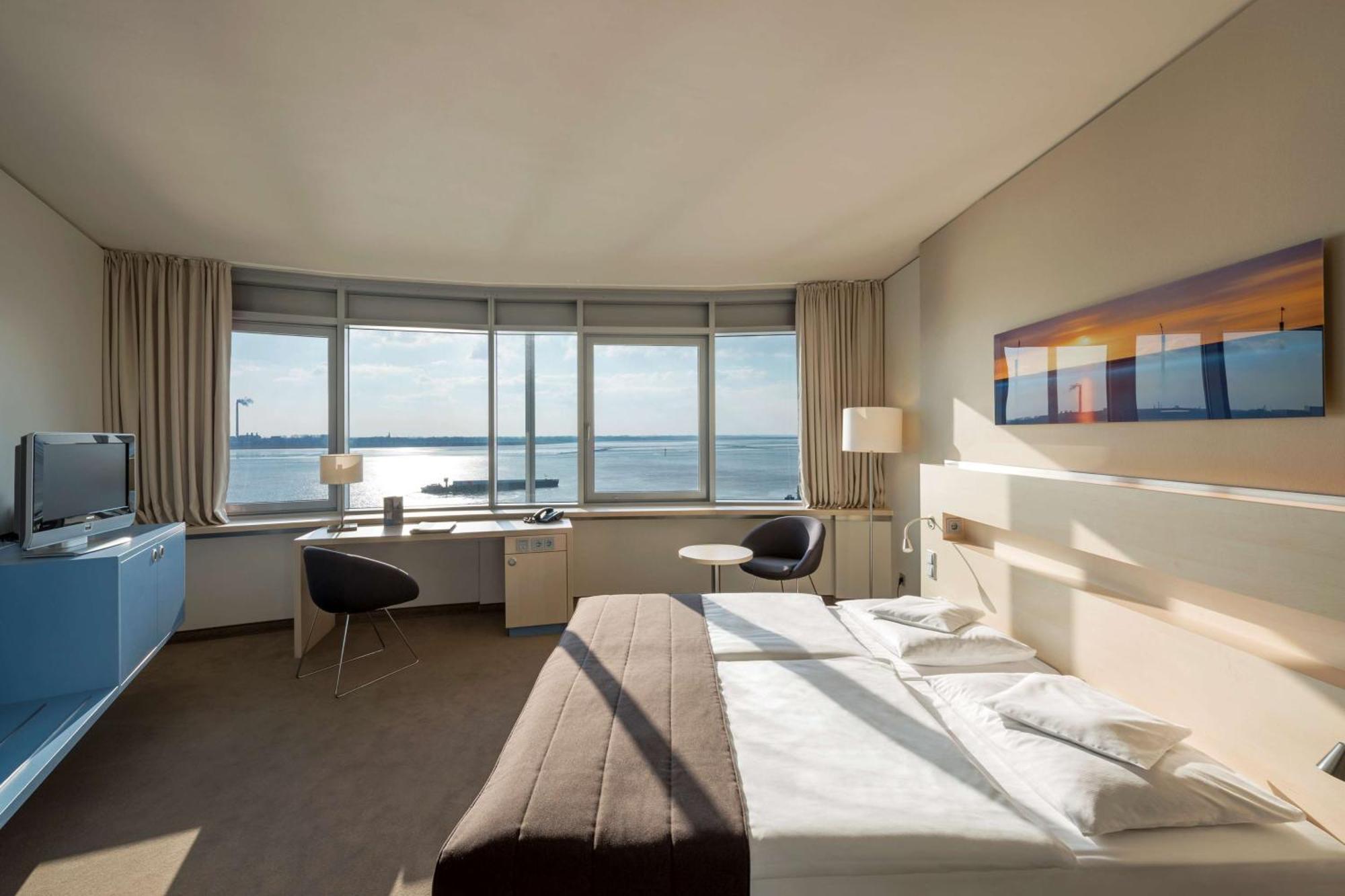 Atlantic Hotel Sail City Бремерхафен Экстерьер фото
