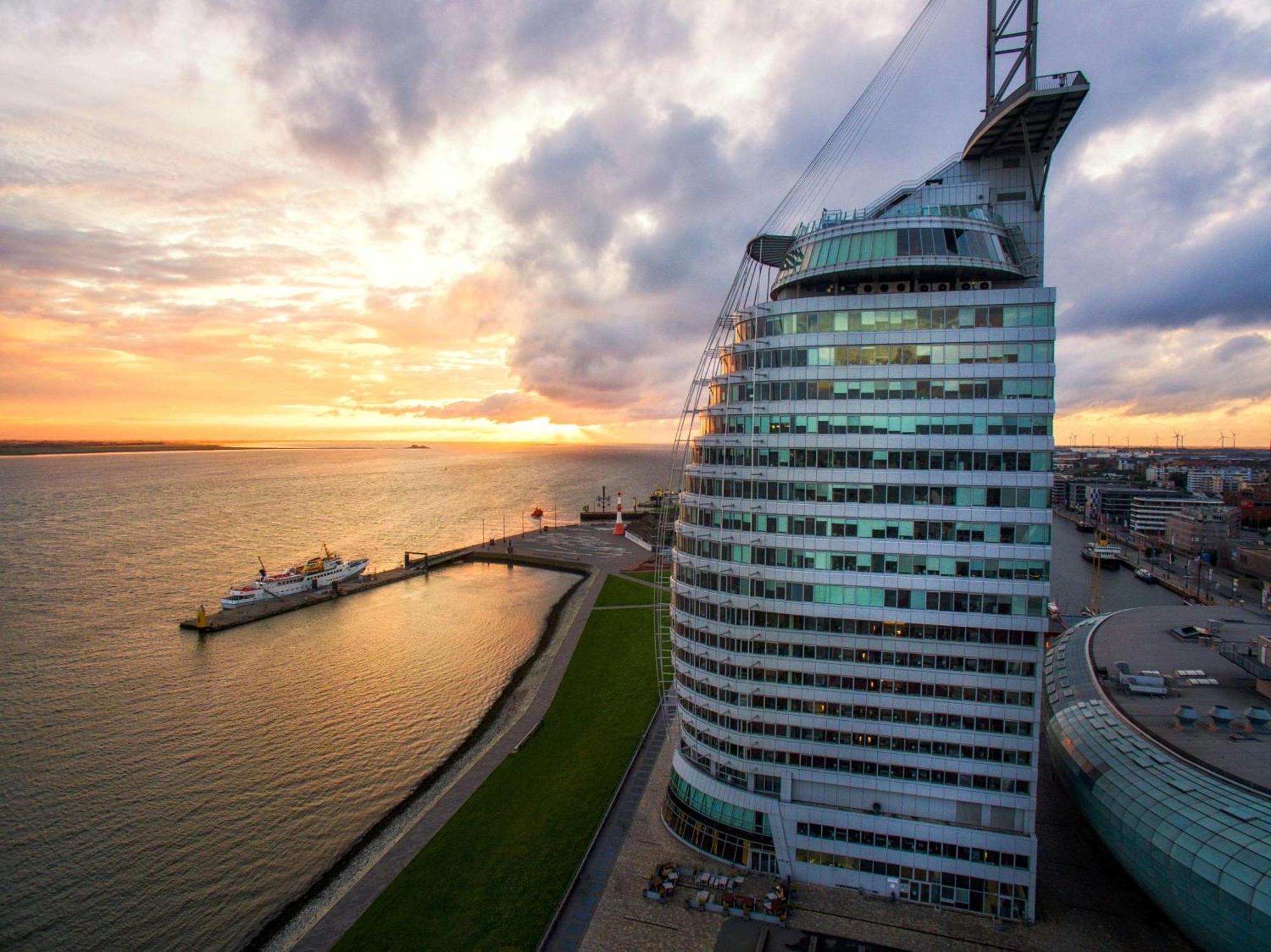 Atlantic Hotel Sail City Бремерхафен Экстерьер фото